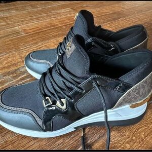 Michael Kors Black and Gold Women Sneakers size 8.5 brown,black and gold New
